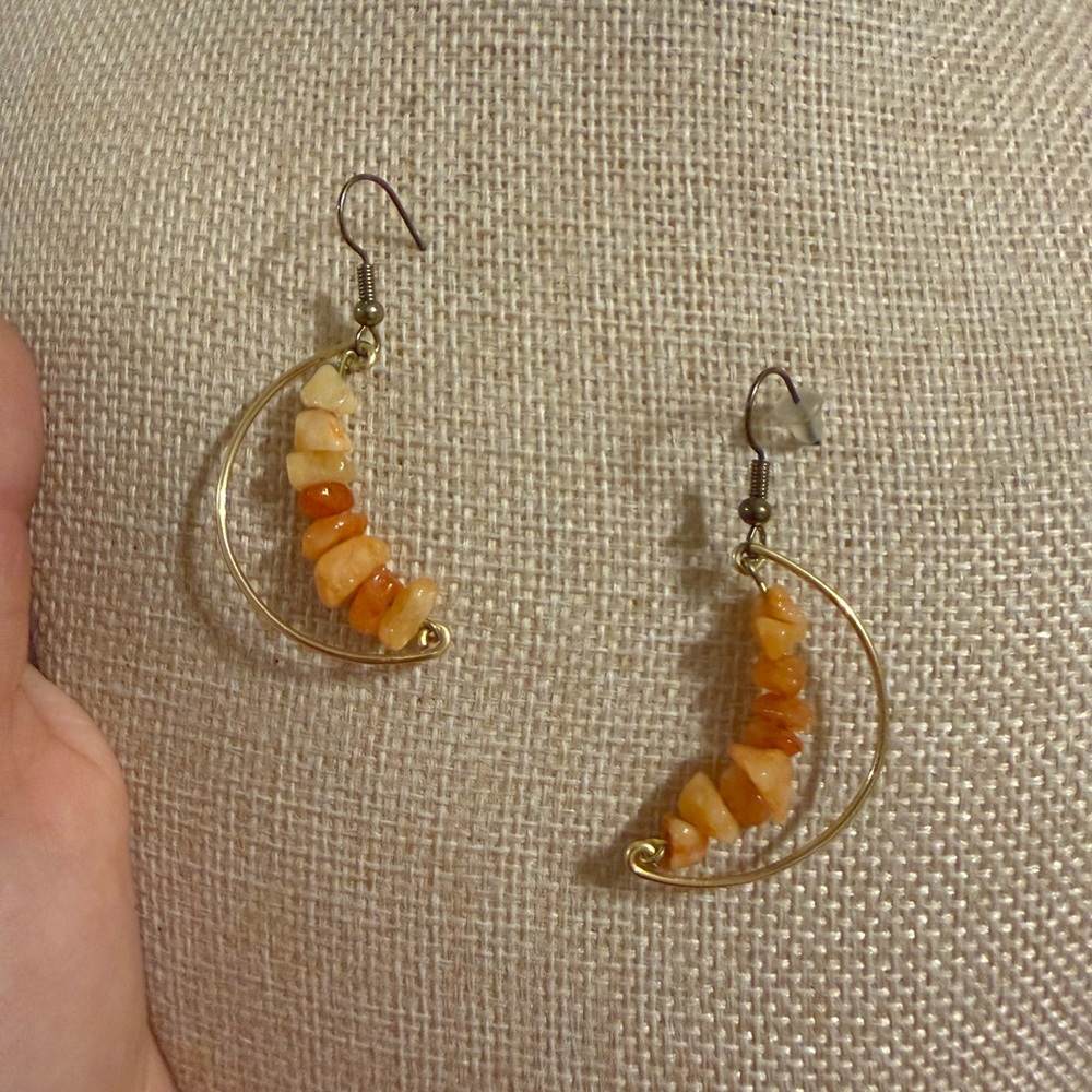 Boho Orange Stone Chip Crescent Moon Gold Tone Dangle Earrings Celestial